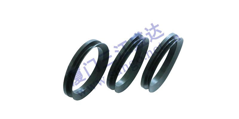 手動液壓叉車的油封應定期及時更換